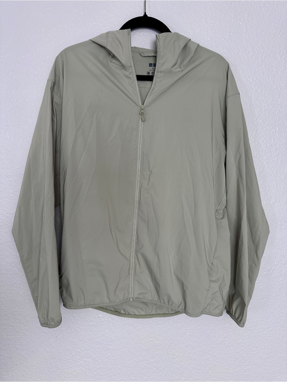 Uniqlo Light Sage Men's Hooded, Pocketable, UV Protection, Windbreaker Jacket